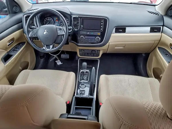 JA4AD3A35HZ024525 2017 MITSUBISHI OUTLANDER - Image 8