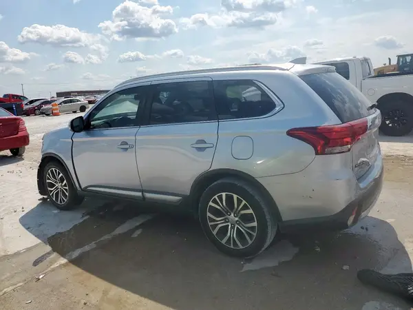 JA4AD3A35HZ029238 2017 MITSUBISHI OUTLANDER - Image 2