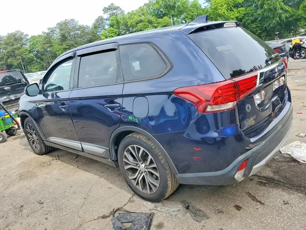 JA4AD3A35HZ031362 2017 MITSUBISHI OUTLANDER - Image 2