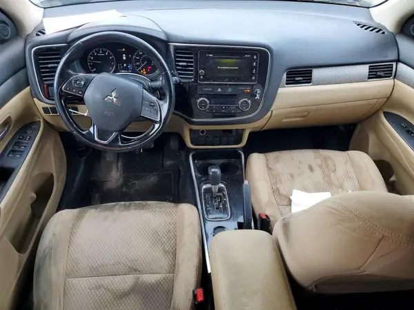 JA4AD3A35HZ031362 2017 MITSUBISHI OUTLANDER - Image 8