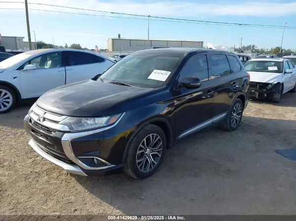 JA4AD3A35HZ052616 2017 MITSUBISHI OUTLANDER - Image 2