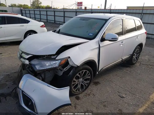JA4AD3A35HZ053698 2017 MITSUBISHI OUTLANDER - Image 2