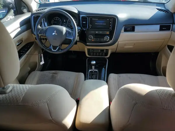 JA4AD3A35HZ054477 2017 MITSUBISHI OUTLANDER - Image 8