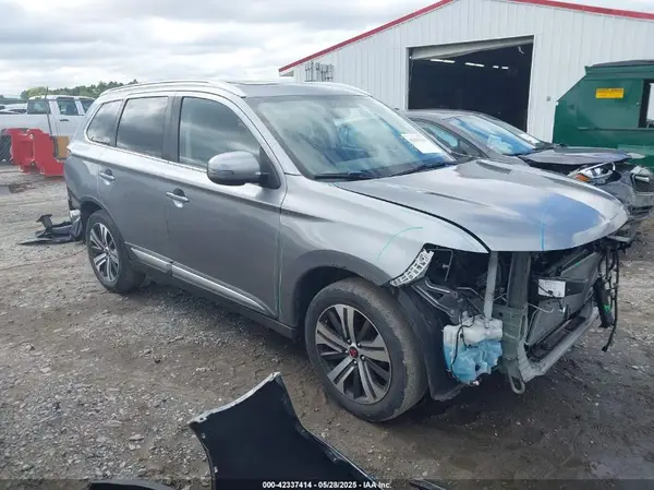 JA4AD3A35HZ057699 2017 MITSUBISHI OUTLANDER - Image 1