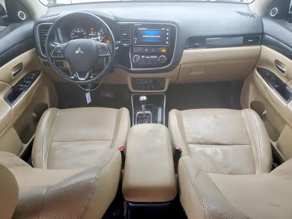 JA4AD3A35HZ057721 2017 MITSUBISHI OUTLANDER - Image 8
