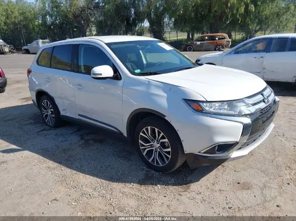 JA4AD3A35HZ059338 2017 MITSUBISHI OUTLANDER - Image 1