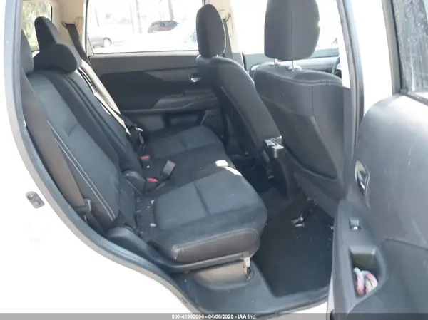 JA4AD3A35HZ059338 2017 MITSUBISHI OUTLANDER - Image 8