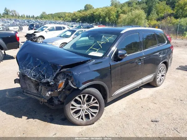 JA4AD3A35HZ059971 2017 MITSUBISHI OUTLANDER - Image 2