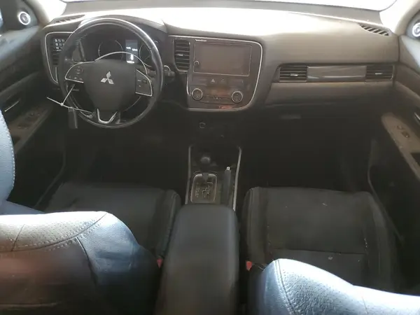 JA4AD3A35HZ062837 2017 MITSUBISHI OUTLANDER - Image 8