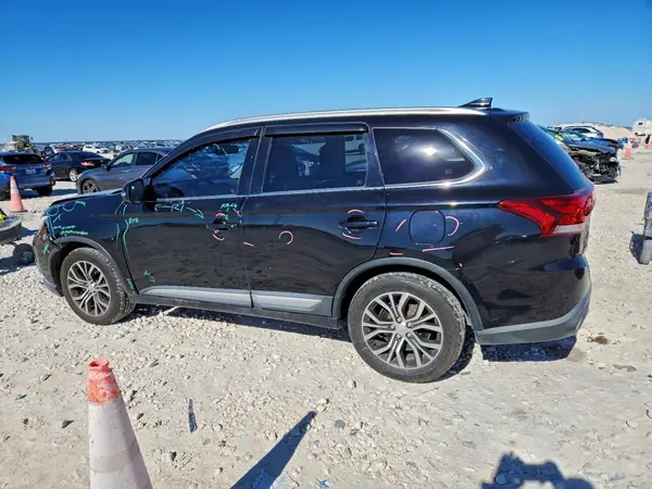 JA4AD3A35HZ068234 2017 MITSUBISHI OUTLANDER - Image 2