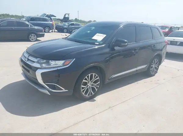 JA4AD3A35HZ070159 2017 MITSUBISHI OUTLANDER - Image 2