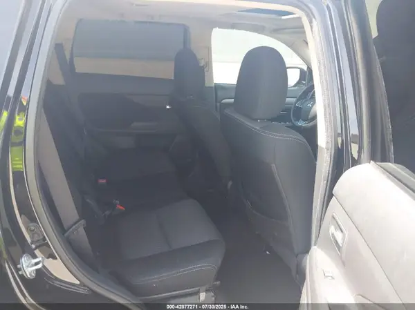 JA4AD3A35HZ070159 2017 MITSUBISHI OUTLANDER - Image 8