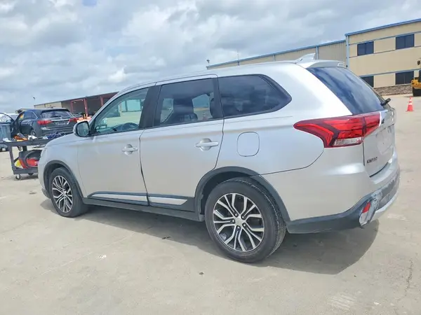 JA4AD3A35JJ002089 2018 MITSUBISHI OUTLANDER - Image 2
