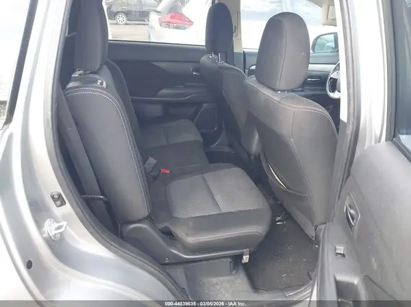 JA4AD3A35JJ002108 2018 MITSUBISHI OUTLANDER - Image 8
