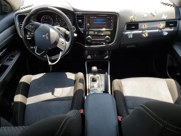 JA4AD3A35JJ003713 2018 MITSUBISHI OUTLANDER - Image 8