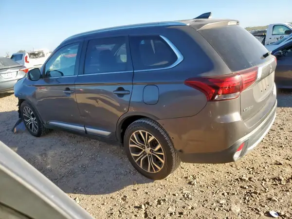 JA4AD3A35JZ000232 2018 MITSUBISHI OUTLANDER - Image 2