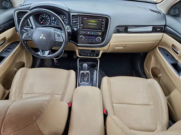 JA4AD3A35JZ001946 2018 MITSUBISHI OUTLANDER - Image 8