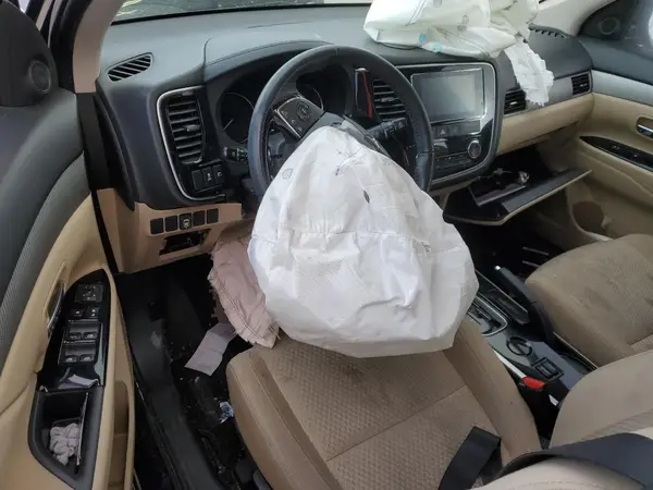 JA4AD3A35JZ014647 2018 MITSUBISHI OUTLANDER - Image 8