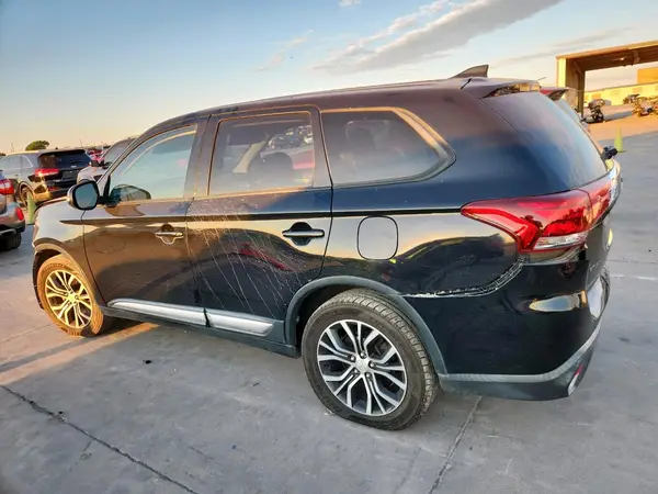JA4AD3A35JZ016365 2018 MITSUBISHI OUTLANDER - Image 2
