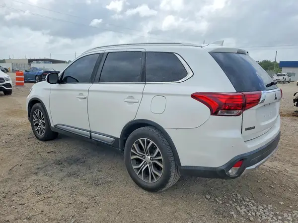 JA4AD3A35JZ016818 2018 MITSUBISHI OUTLANDER - Image 2