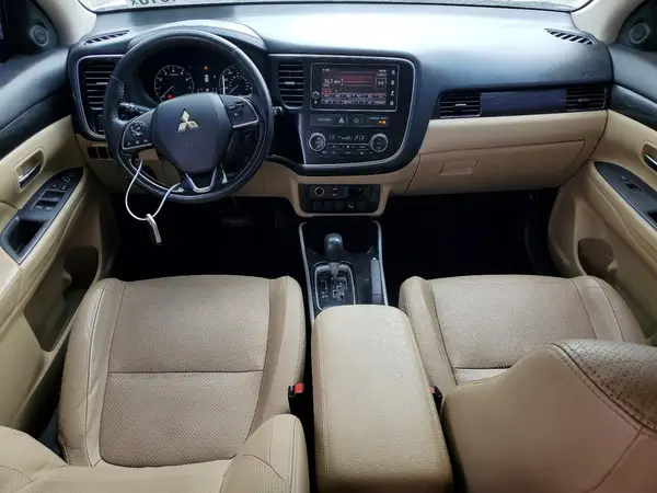 JA4AD3A35JZ016818 2018 MITSUBISHI OUTLANDER - Image 8