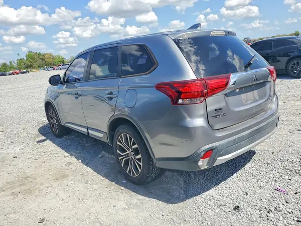 JA4AD3A35JZ017435 2018 MITSUBISHI OUTLANDER - Image 2