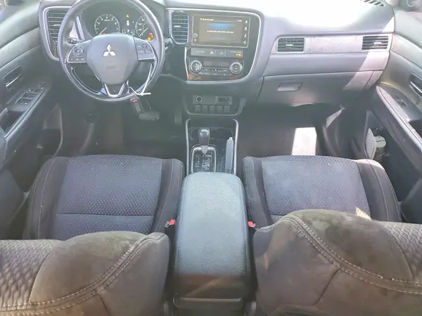 JA4AD3A35JZ017435 2018 MITSUBISHI OUTLANDER - Image 8