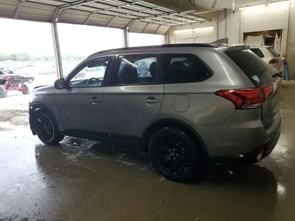 JA4AD3A35JZ019105 2018 MITSUBISHI OUTLANDER - Image 2