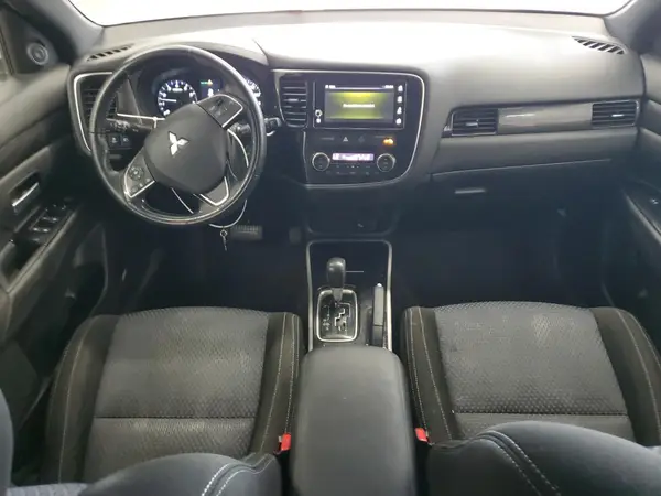 JA4AD3A35JZ019105 2018 MITSUBISHI OUTLANDER - Image 8