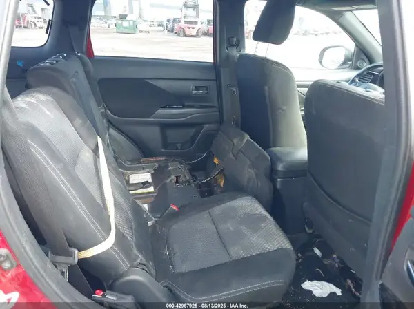 JA4AD3A35JZ020156 2018 MITSUBISHI OUTLANDER - Image 8
