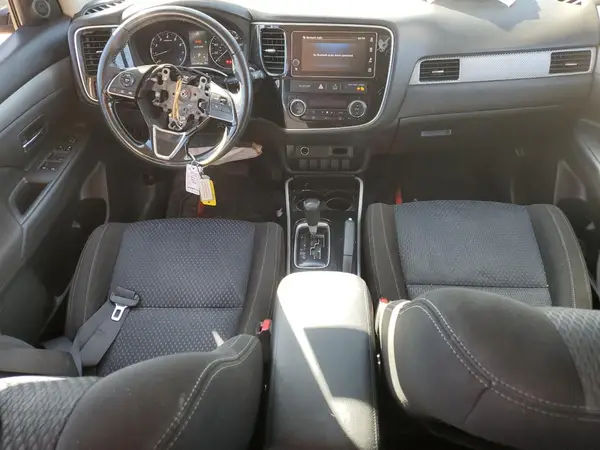 JA4AD3A35JZ023347 2018 MITSUBISHI OUTLANDER - Image 8