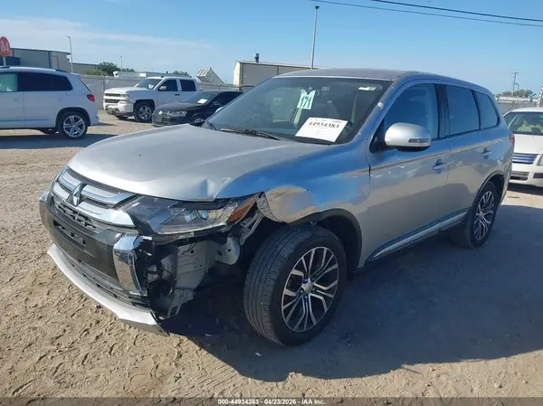 JA4AD3A35JZ023879 2018 MITSUBISHI OUTLANDER - Image 2
