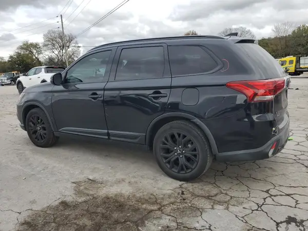 JA4AD3A35JZ026345 2018 MITSUBISHI OUTLANDER - Image 2