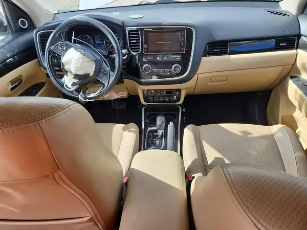 JA4AD3A35JZ026698 2018 MITSUBISHI OUTLANDER - Image 8