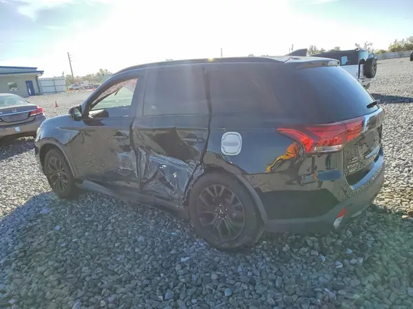 JA4AD3A35JZ027561 2018 MITSUBISHI OUTLANDER - Image 2
