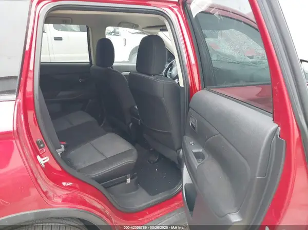 JA4AD3A35JZ032324 2018 MITSUBISHI OUTLANDER - Image 8