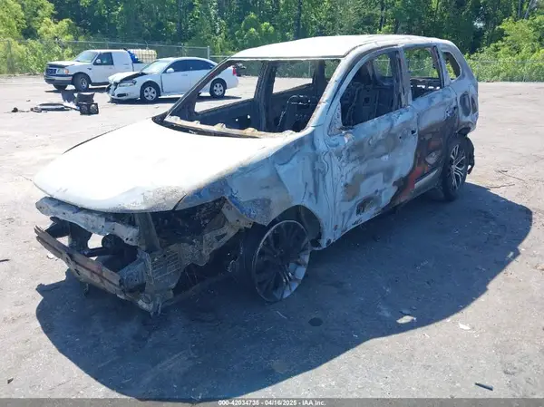JA4AD3A35JZ032548 2018 MITSUBISHI OUTLANDER - Image 2