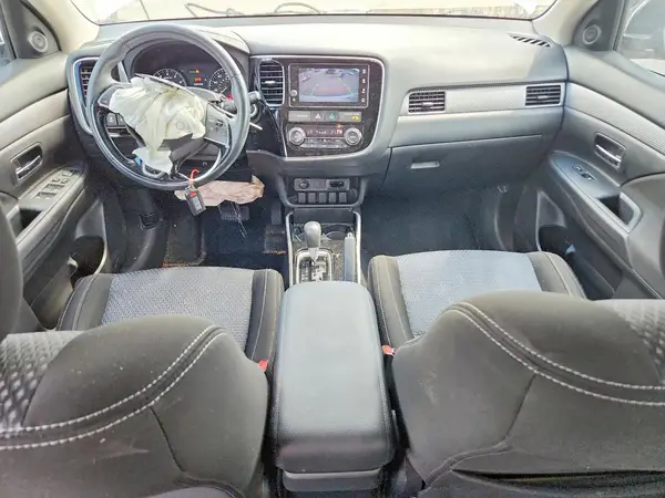 JA4AD3A35JZ033456 2018 MITSUBISHI OUTLANDER - Image 8