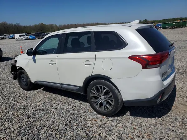 JA4AD3A35JZ035417 2018 MITSUBISHI OUTLANDER - Image 2