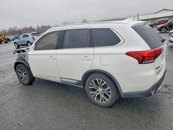 JA4AD3A35JZ036275 2018 MITSUBISHI OUTLANDER - Image 2