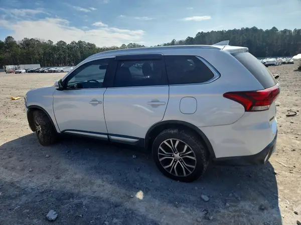 JA4AD3A35JZ036387 2018 MITSUBISHI OUTLANDER - Image 2