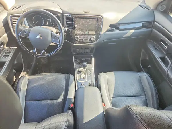 JA4AD3A35JZ036387 2018 MITSUBISHI OUTLANDER - Image 8