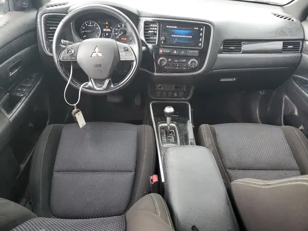 JA4AD3A35JZ044926 2018 MITSUBISHI OUTLANDER - Image 8