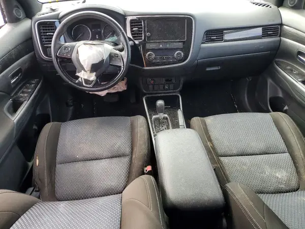 JA4AD3A35JZ046966 2018 MITSUBISHI OUTLANDER - Image 8