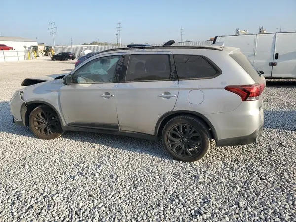 JA4AD3A35JZ048135 2018 MITSUBISHI OUTLANDER - Image 2