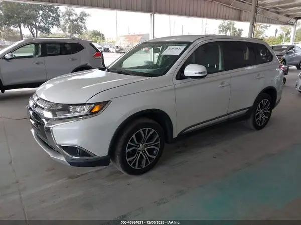 JA4AD3A35JZ051844 2018 MITSUBISHI OUTLANDER - Image 2