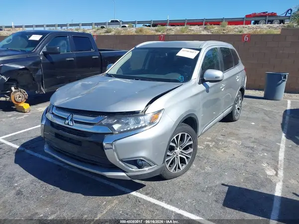 JA4AD3A35JZ056218 2018 MITSUBISHI OUTLANDER - Image 2