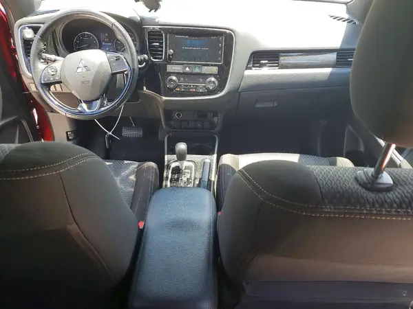 JA4AD3A35JZ060060 2018 MITSUBISHI OUTLANDER - Image 8