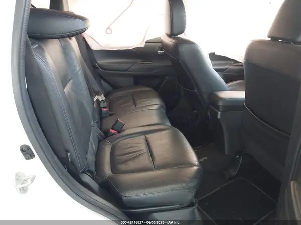 JA4AD3A35JZ063086 2018 MITSUBISHI OUTLANDER - Image 8