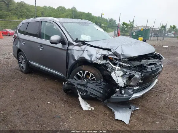JA4AD3A35JZ064058 2018 MITSUBISHI OUTLANDER - Image 1